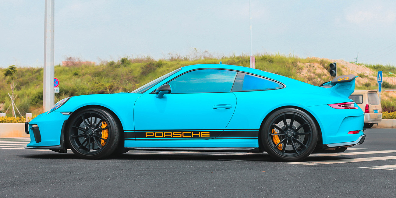 Carbo Carbon Fiber Porsche 911/GT3 Full Body Kit Showcase – Includes Front Lip, Wind Knife, Side Skirts, Rear Diffuser & Engine Cover Trim